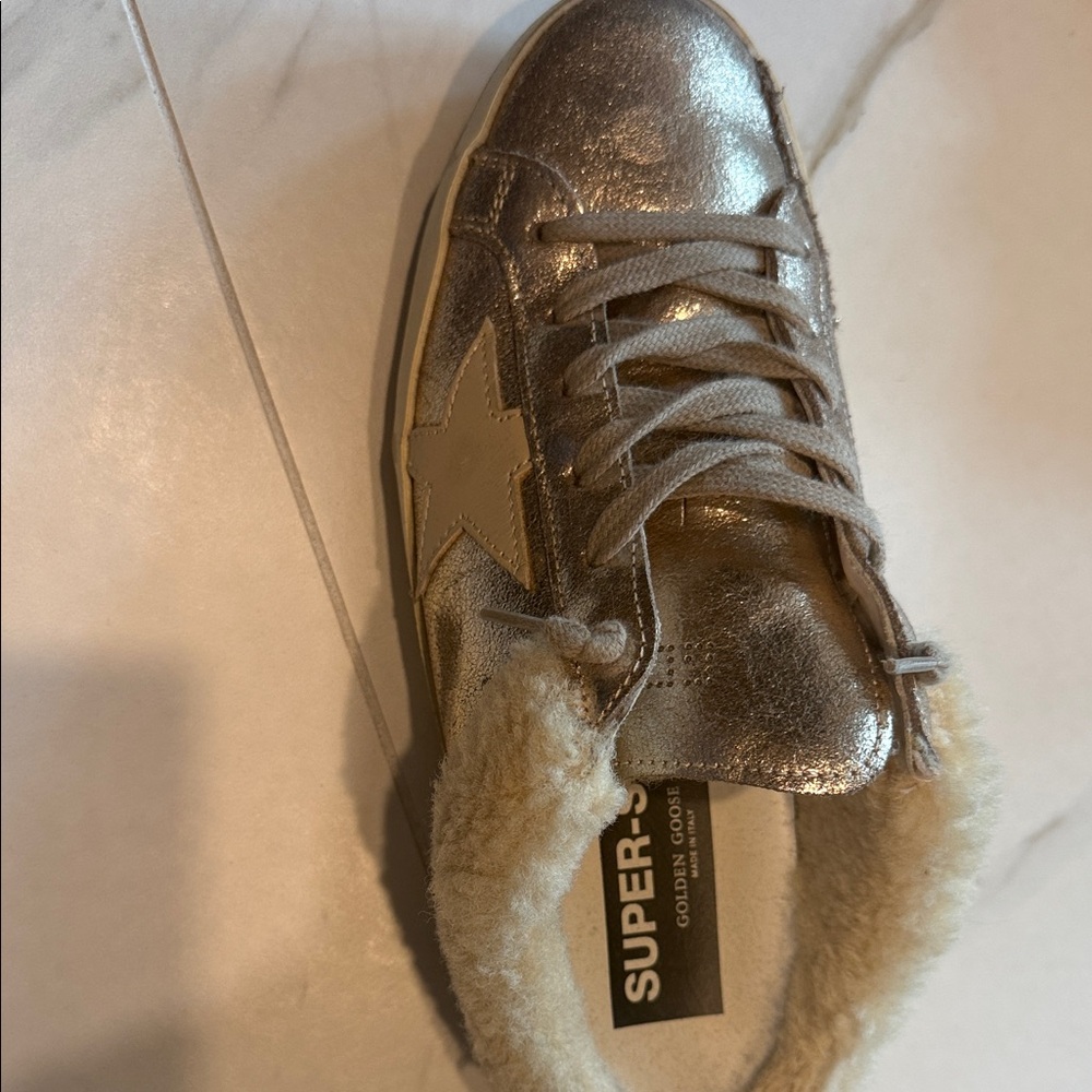 Golden Goose Metallic Gold Low-Top Sneakers with Shearling Collar - Picture 3 of 8